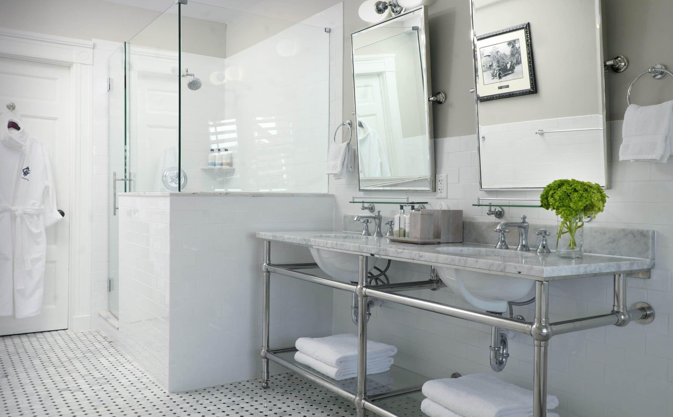 Clubhouse Presidential Bathroom