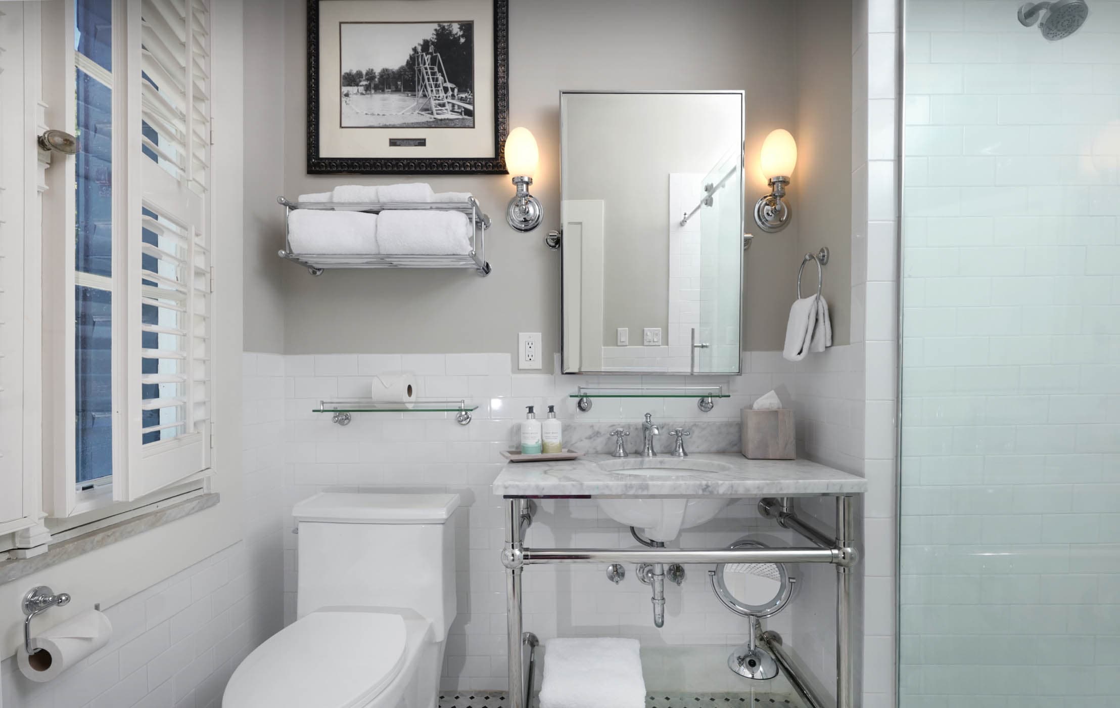 A bathroom at Jekyll with the standard sink, toilet, and shower
