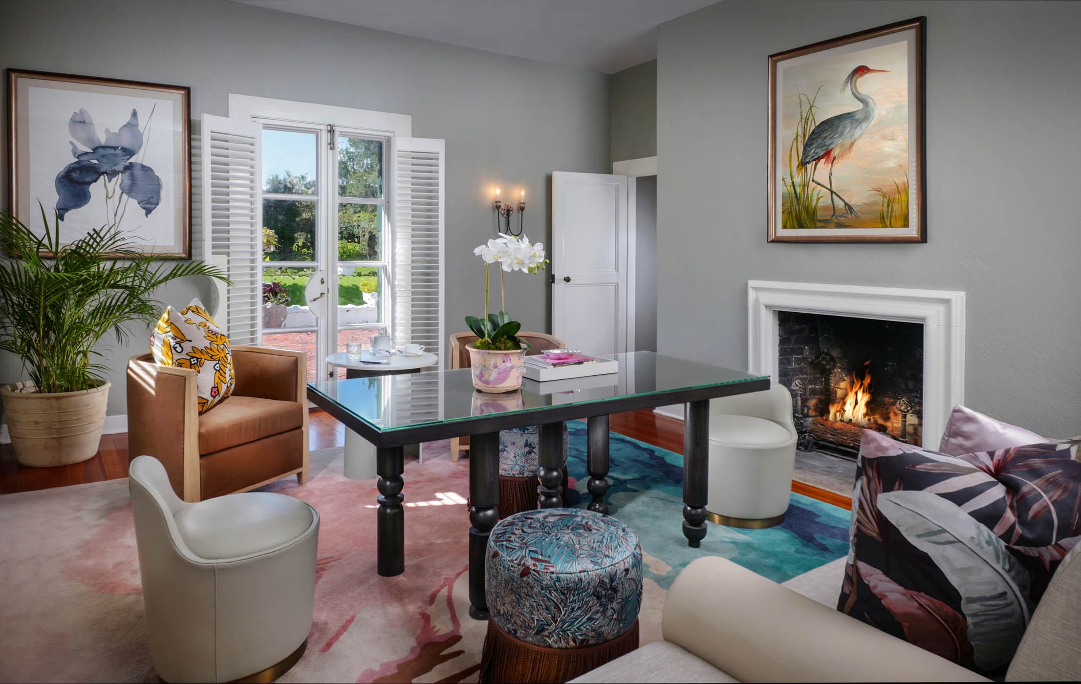 Crane Deluxe King Suite Living Room