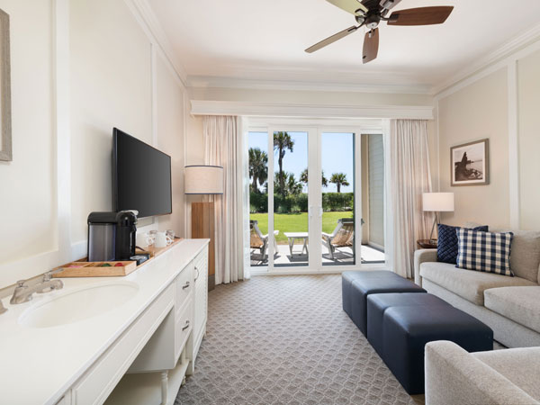 Jekyll Island Ocean Club Guestroom Living Room.