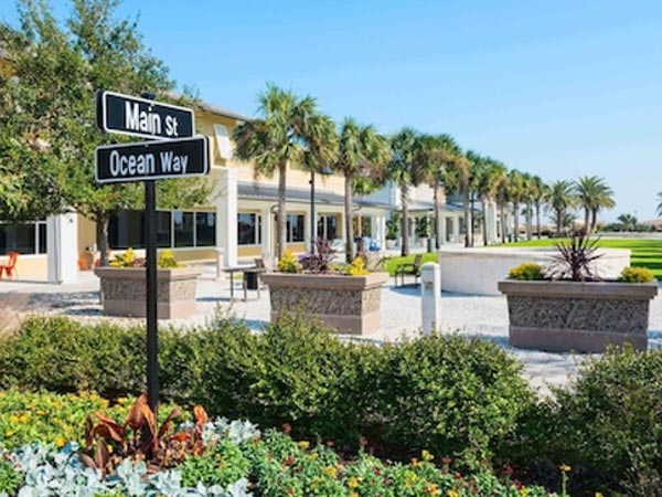 Street Signs On Jekyll Island.